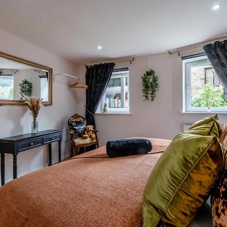 4 Bed In Oc-j31924