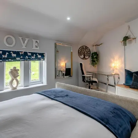 Holiday home 4 Bed In Oc-j31924 *